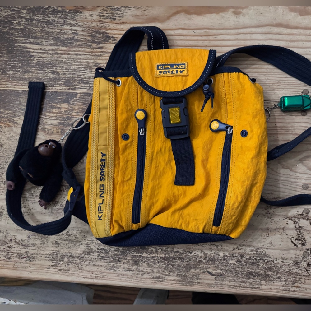 Vintage Kipling Safety Bucket Backpack Yellow Cinch Closure Reflective